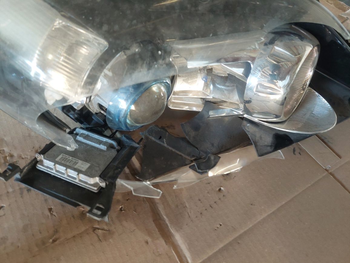 Lampa ksenon opel Vectra 2006 polift