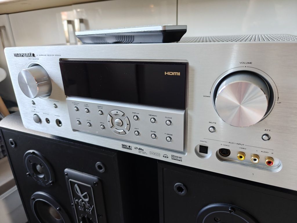 Amplituner Marantz z kolumnami Infinity