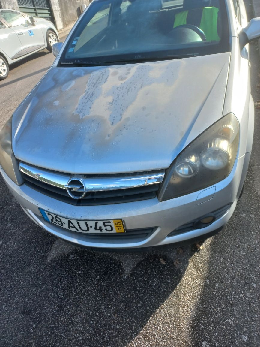 Opel Astra H GTC  a Gasolina