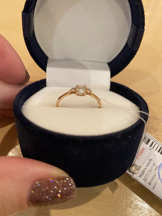 Золота каблучка 585 проби із червоного золота, 18 розм., нова з біркою