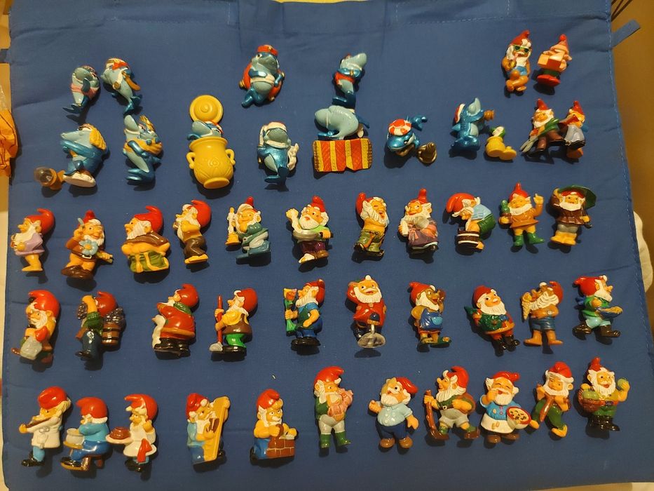 Продам киндеры из Маша и медведь,новогодние,гномы,киндерино и др