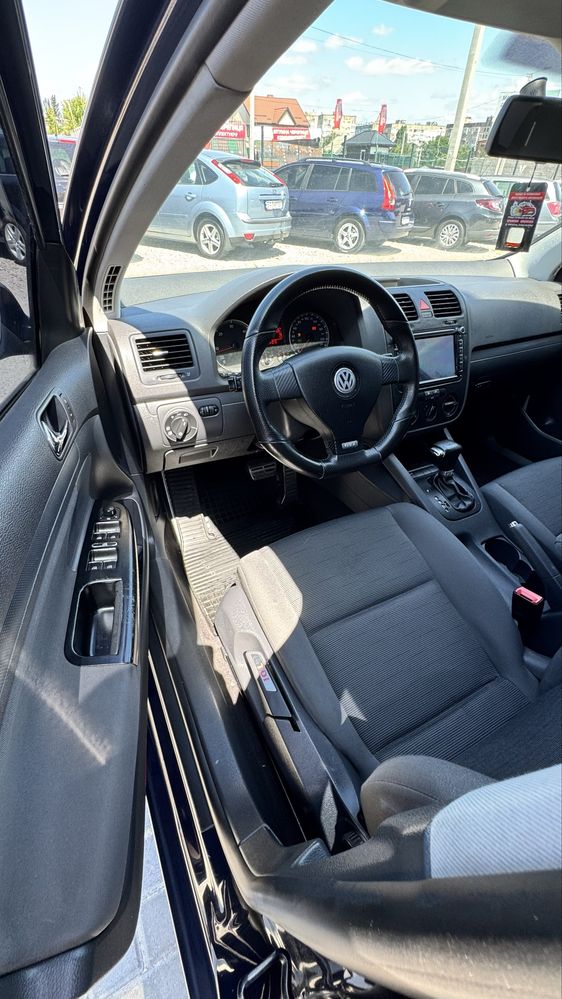 VW Golf 5 Фольксванег Гольф 5 2.0 ДИЗЕЛЬ АВТОМАТ ЕКСКЛЮЗИВ