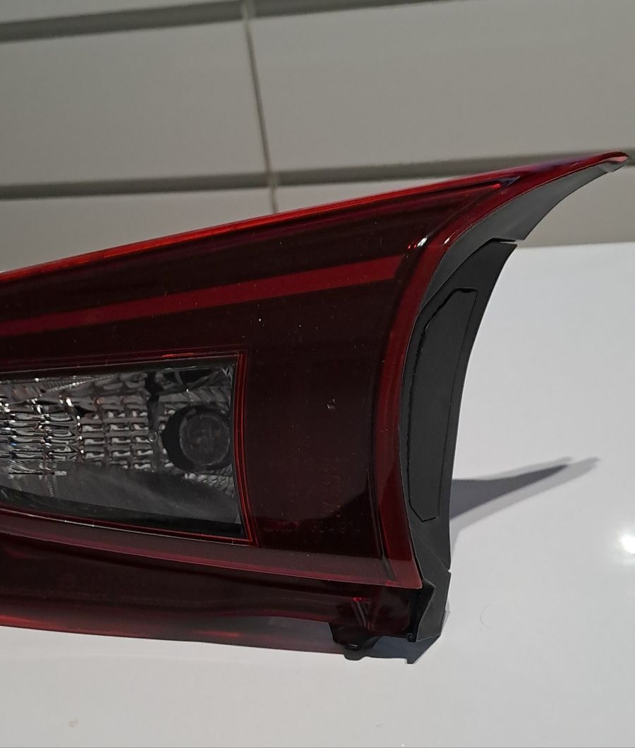 Lampa tył prawa Mazda 3 oryginał Mazda