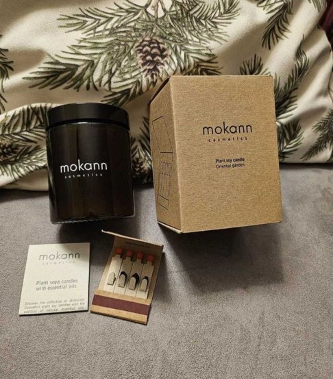 Mokosh roślinna świeca sojowa Orientalny ogród
Pojemność 180 ml.
Świec