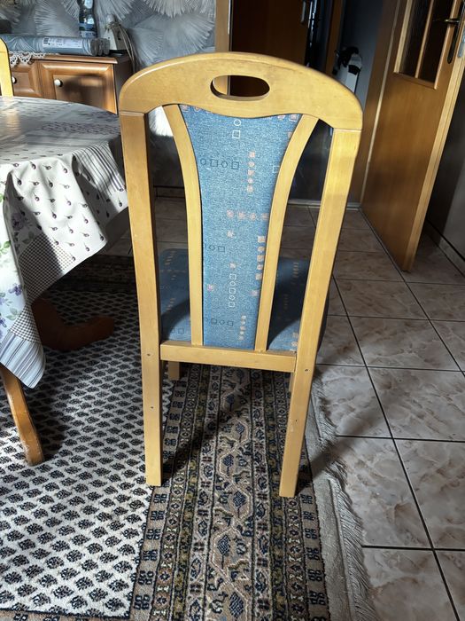 Komplet krzeseł jadalnianych