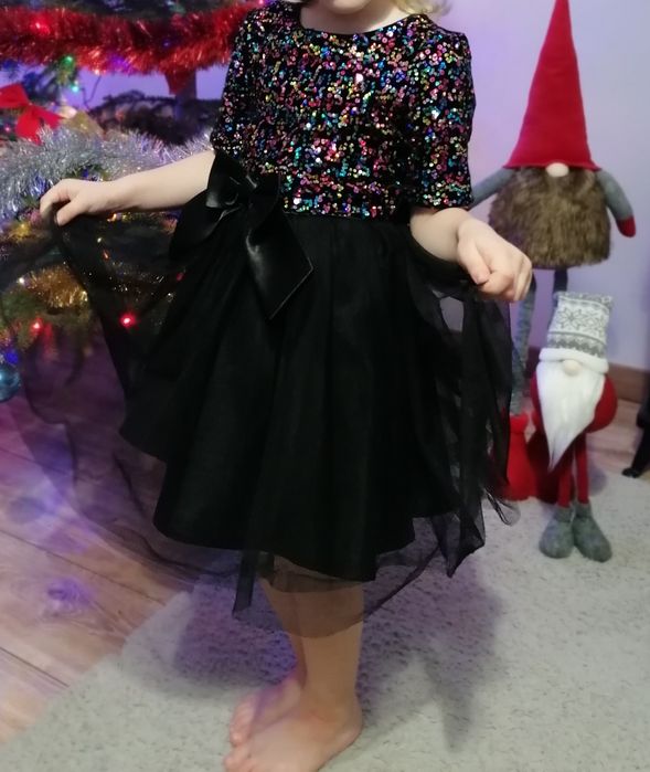 Piękna okazjonalna sukienka dla dziewczynki