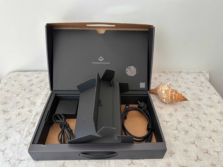 Portátil Asus Zenbook 14 em ÓTIMO estado + pack de OFERTA