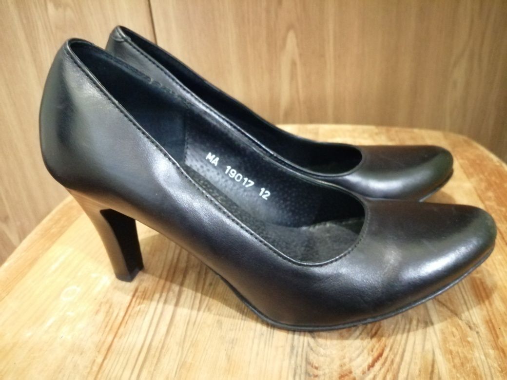 Туфли женские черные  кожаные, 39 размер, новые