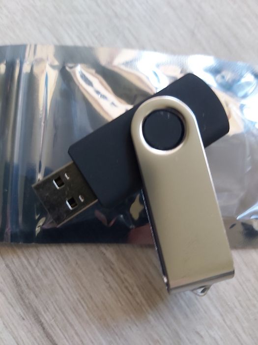 Pendrive nowy niezawodny 4 Gb