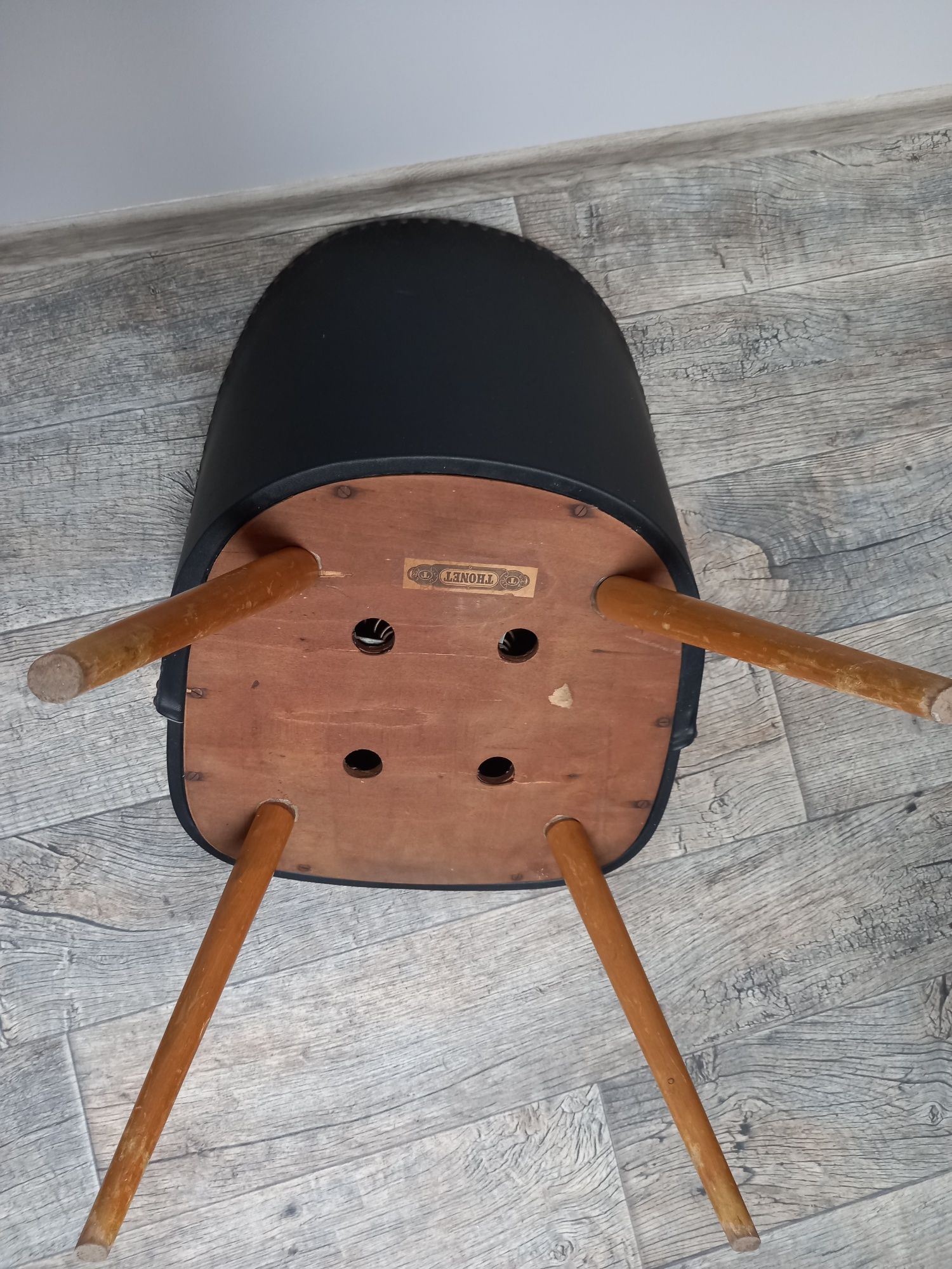 Stare krzesło patyczak muszelka THONET PRL
