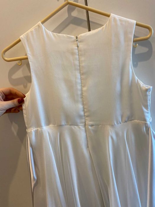 Vestido Branco Infantil Longo – Elegância e Delicadeza