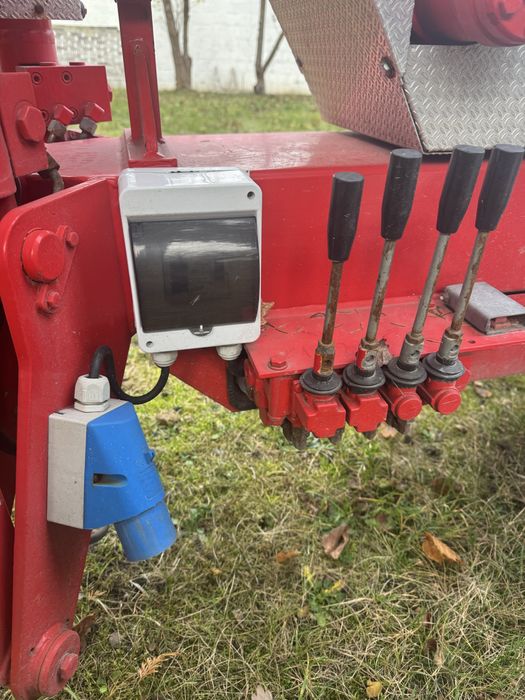 Podnośnik Koszowy na przyczepce OMME