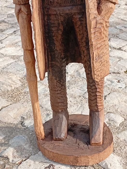 Escultura em madeira