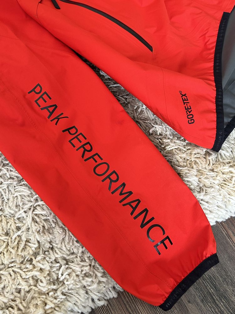 Ветровка Peak Performance на Gore-Tex
