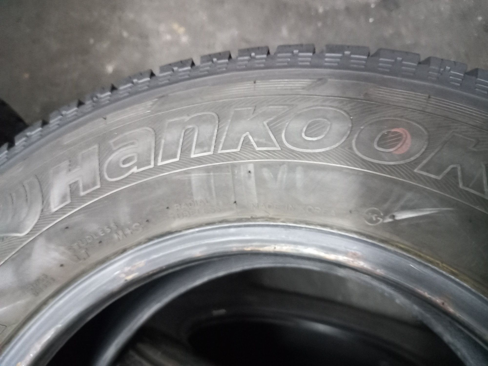 Opony używane 215/70/15c hankook 2x6 mm