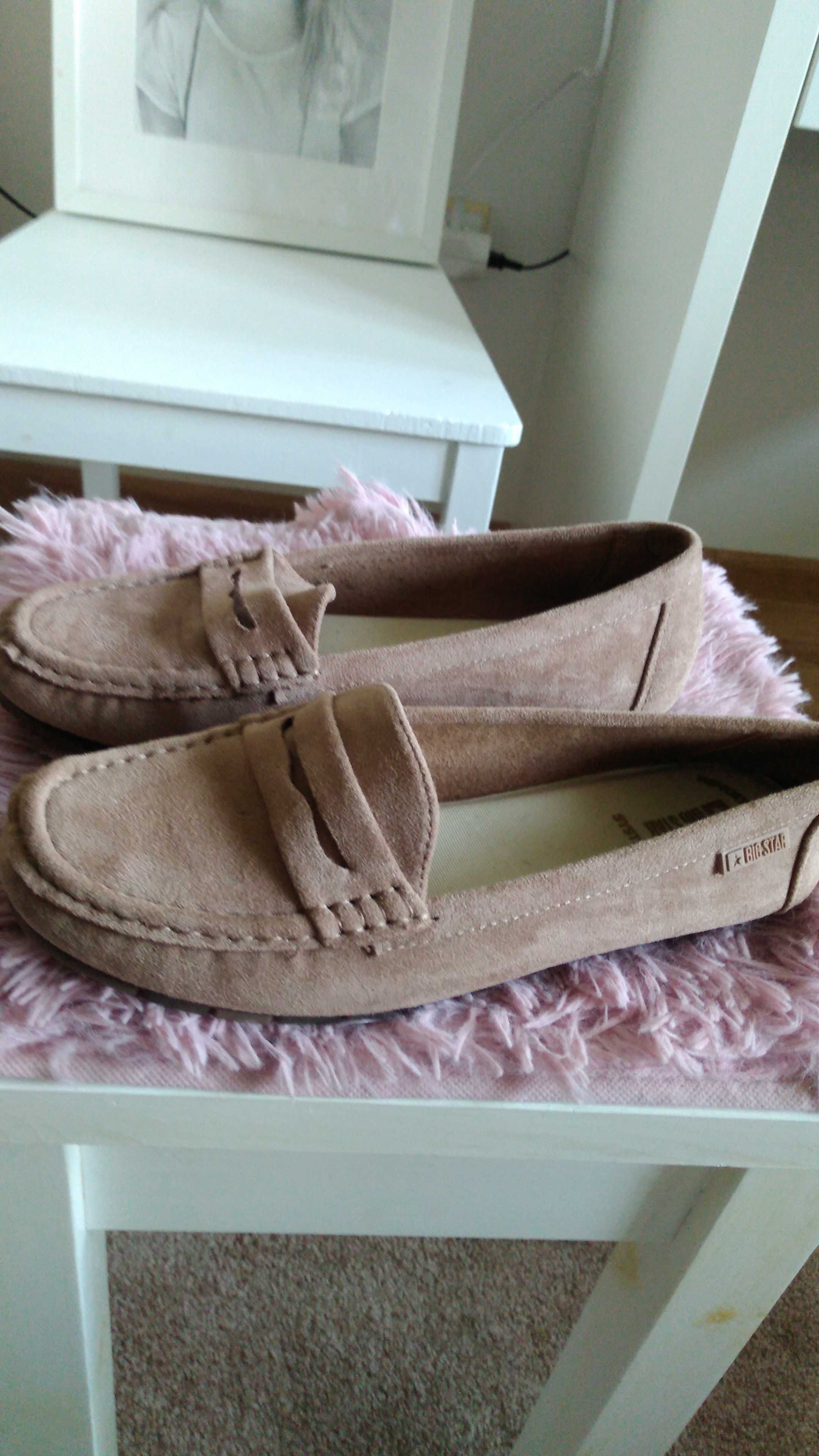 Buty mokasyny jasny bez