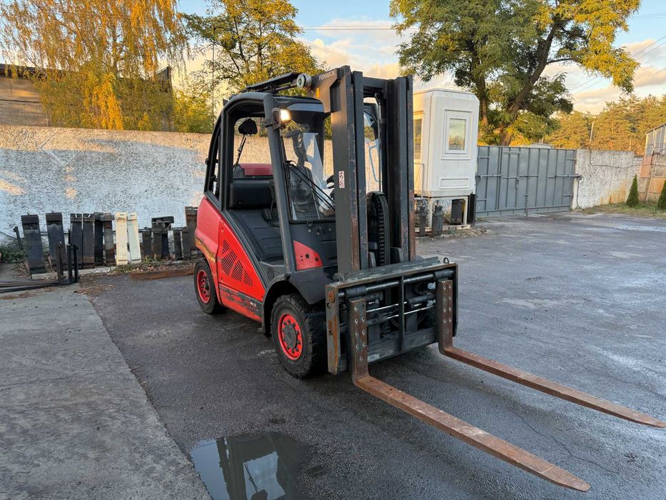 Навантажувач вилковий Linde H40T-01 Вагонник