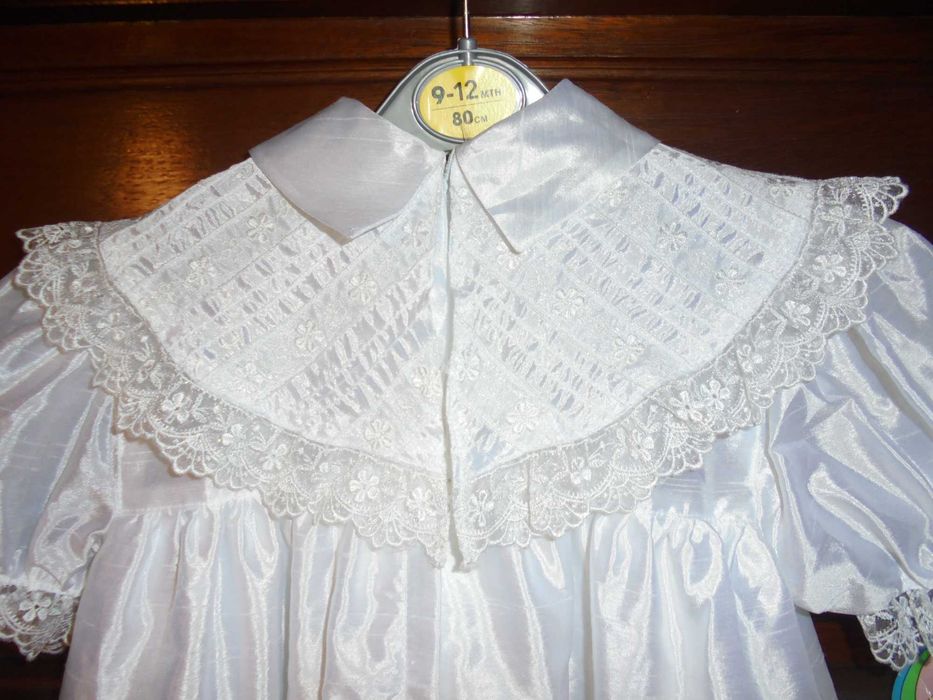 fato de menino bebé novo com etiqueta