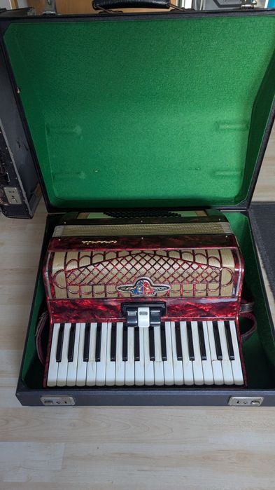 2 Akordeony  Barcarole 72 bas