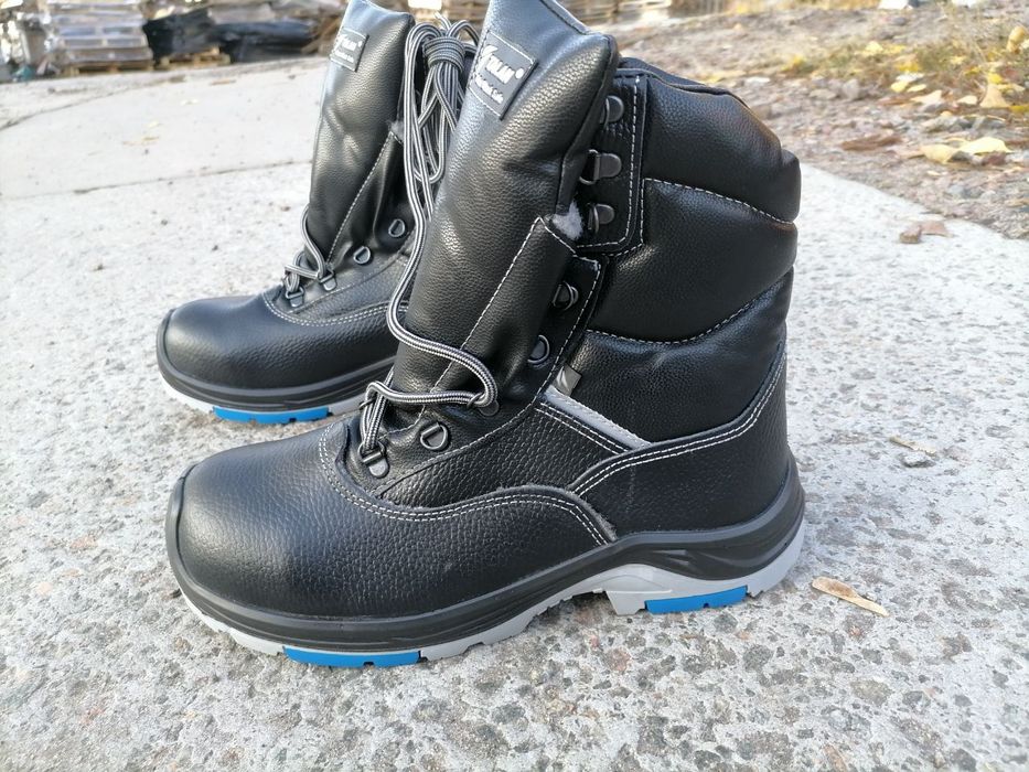 Ботинки на меху  новые