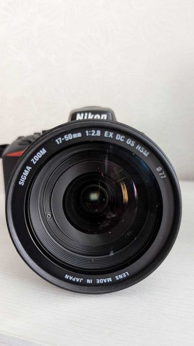 Nikon D5600 + Обєктив Sigma 17-50 / 2.8