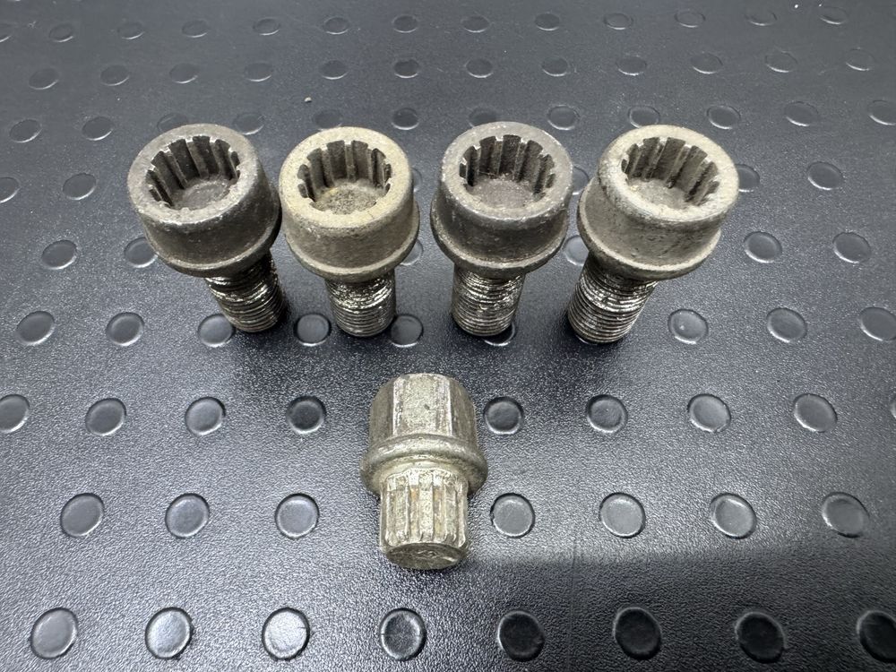 Секретки Audi Skoda Volkswagen Болти колесні секретка VAG