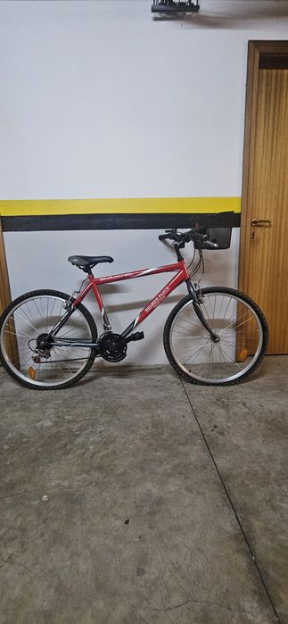 Bicicleta vermelha 26” – 18 velocidades