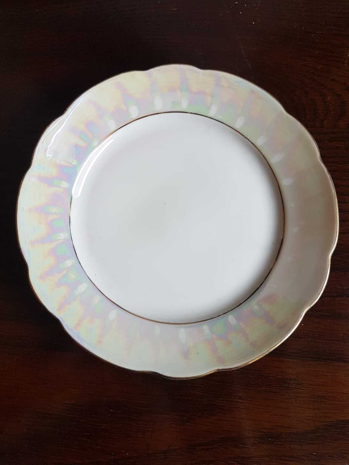 Stara porcelanowa filiżanka Ćmielów