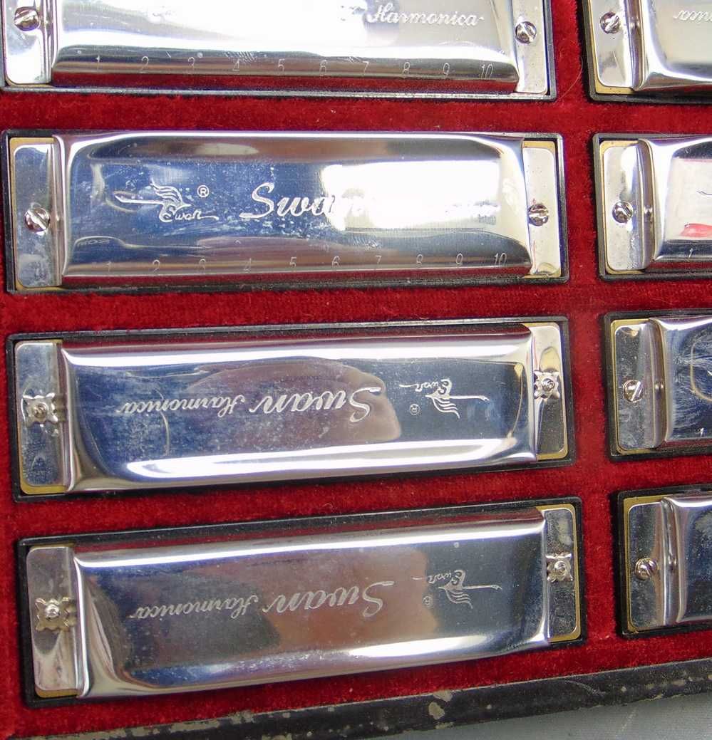 Zestaw 12 harmonijek Swan Blues