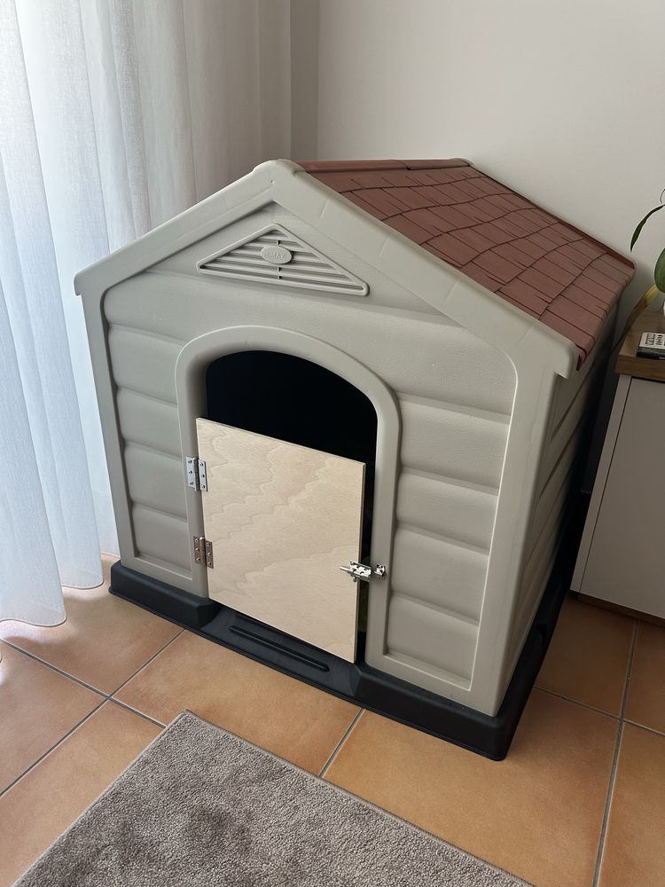 Casinha para animal de estimaçao com porta NOVA