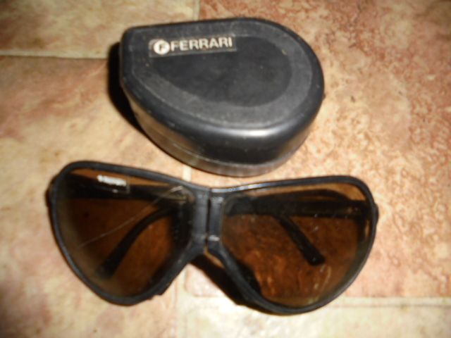 Okulary przeciwsloneczne ferrari skladane stare