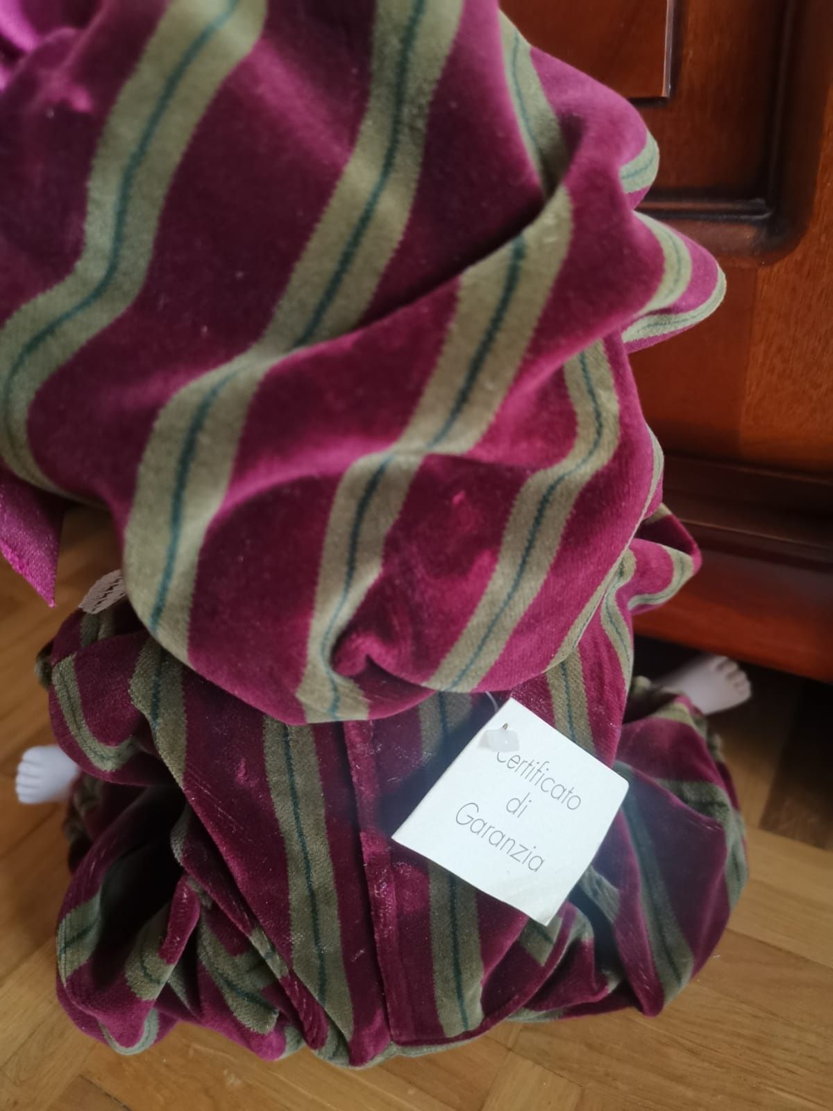 Lalka wykonana z porcelany.