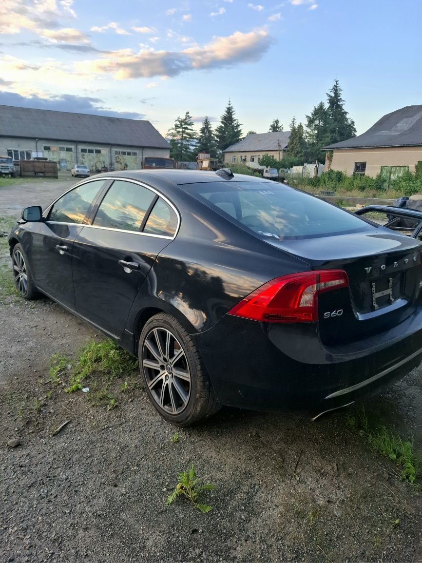 Продаю Volvo S60 2016 p