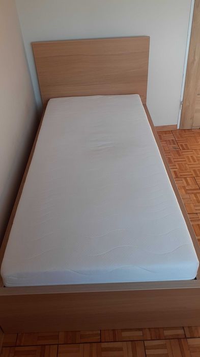 Łóżko z materacem IKEA MALM  jednoosobowe