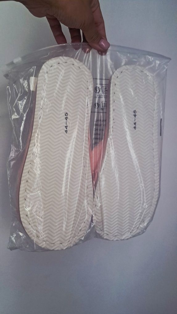 Nowe Kapcie kotki 42