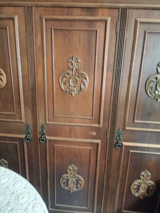 Móveis de madeira semi novos