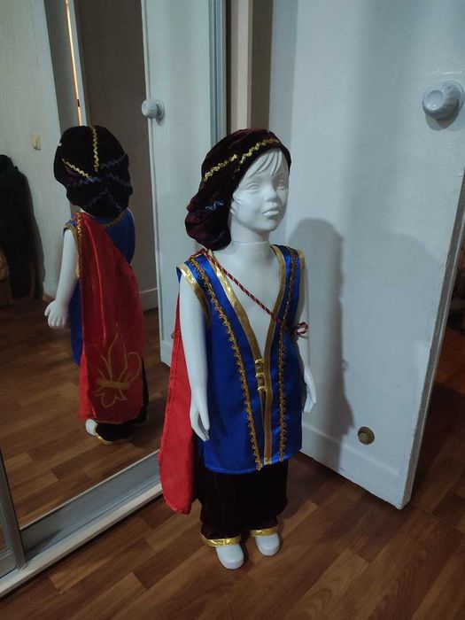 Костюмы на детские утренники (зверята, платья, персонажи)