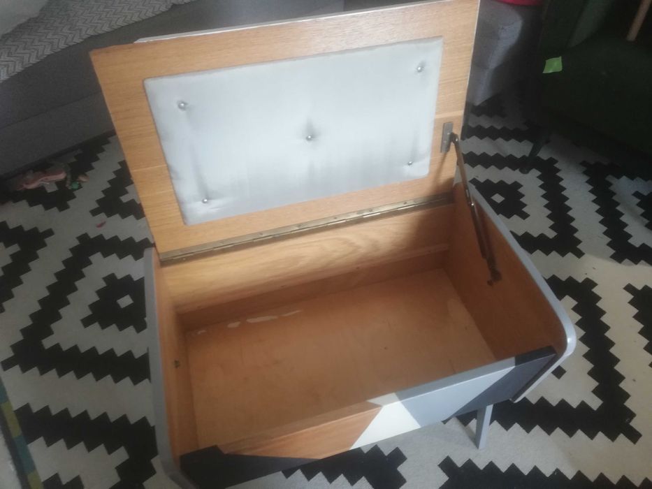 Szafka PRL do renowacji