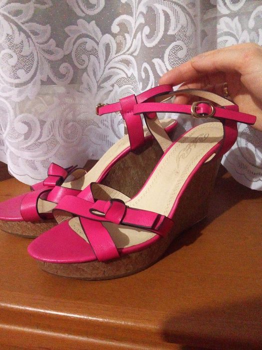 Босоніжки 39 розмір