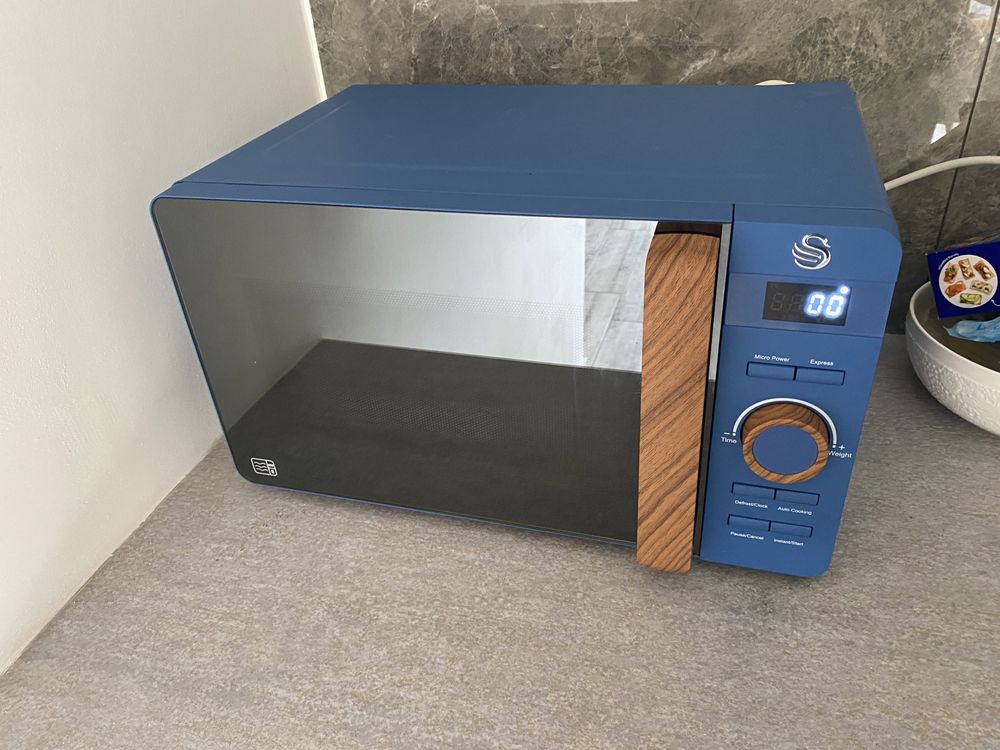 Мікрохвильовка Swan Nordic SM22036LBLUN