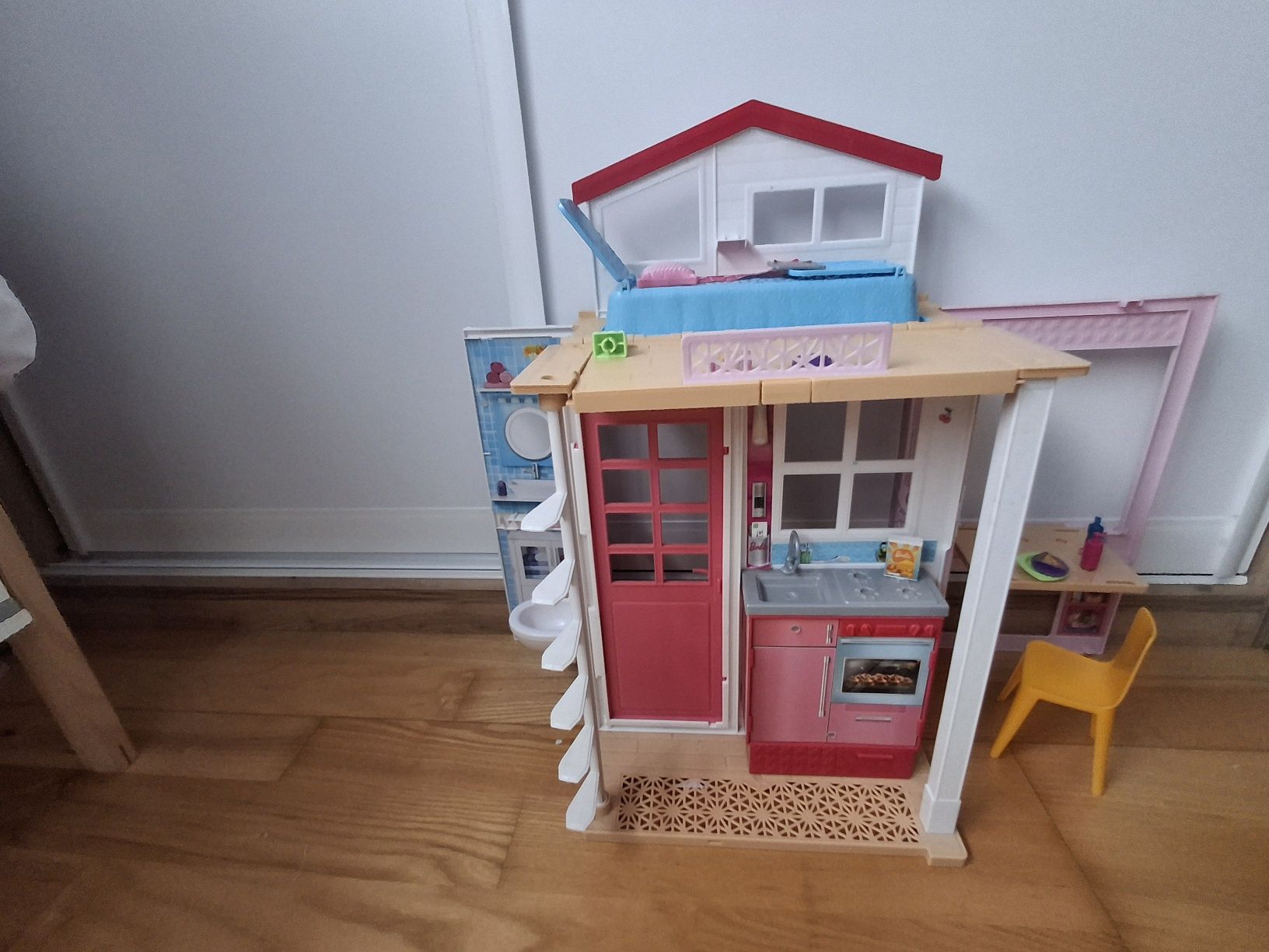 Składany dwupoziomowy domek dla lalek Mattel Barbie