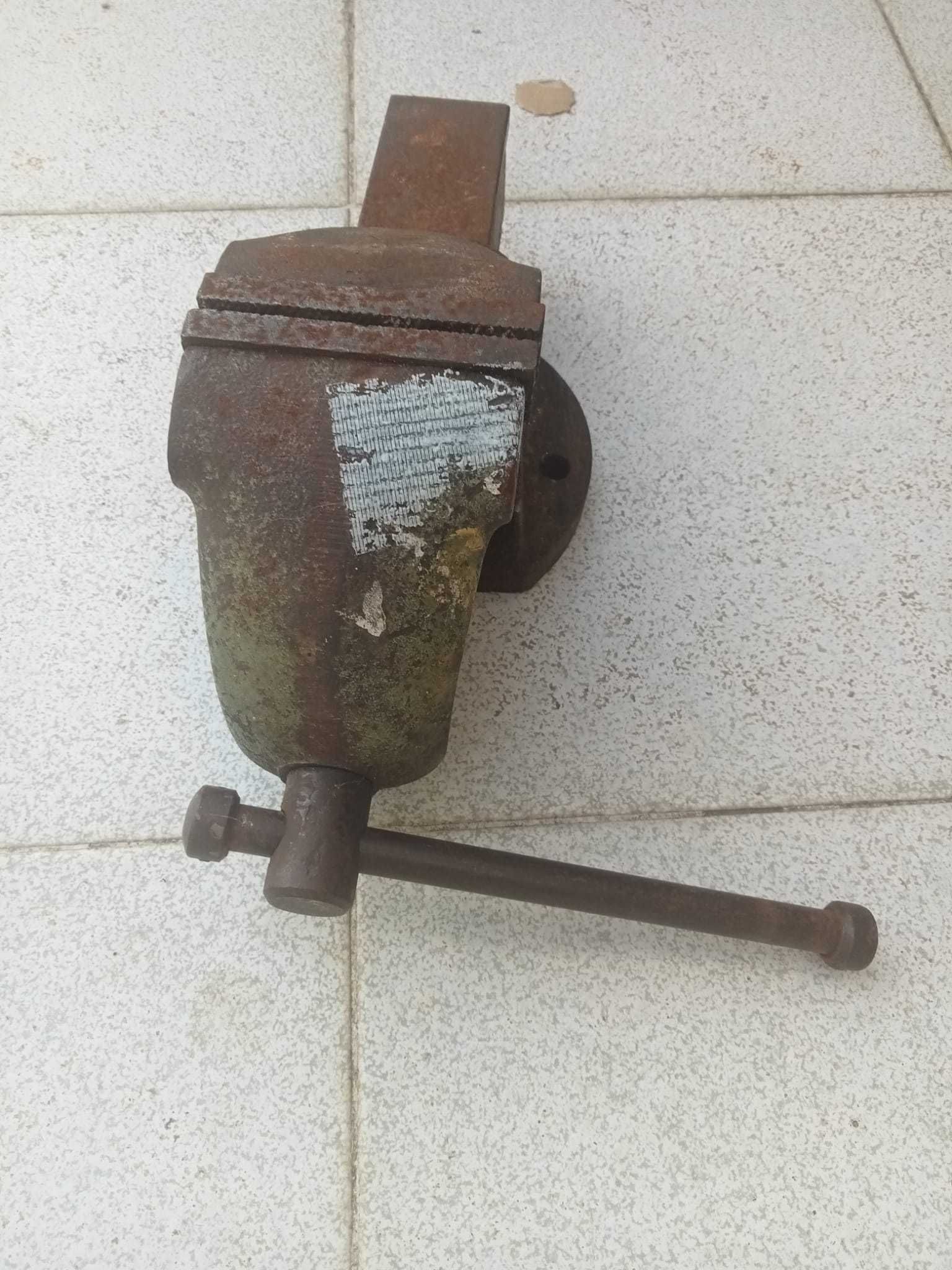 torno de bancada OLIVA