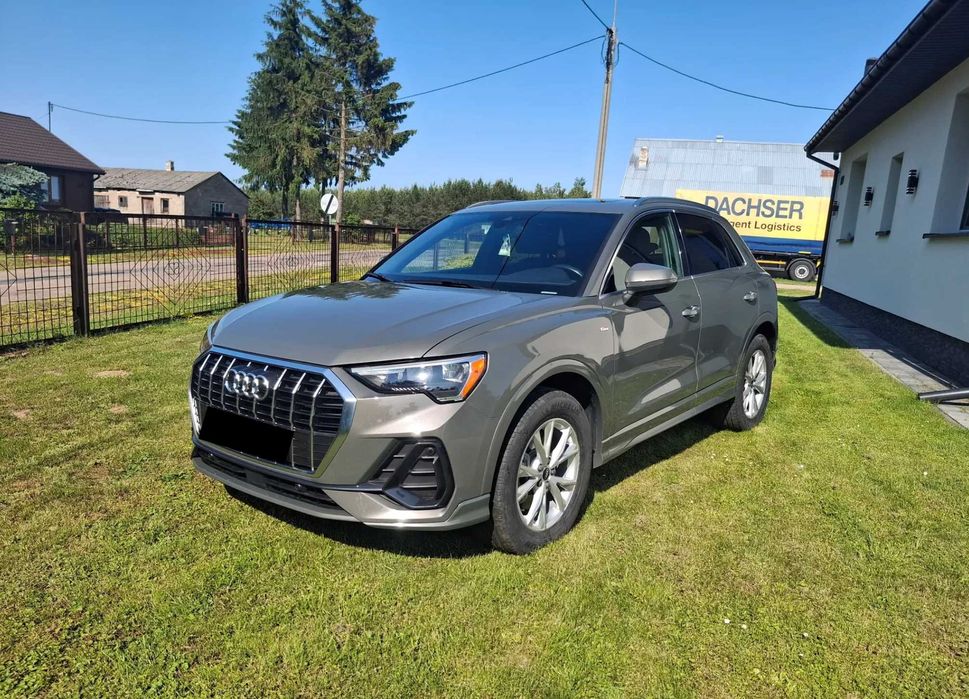 Audi Q3 Premium Plus 2021 року