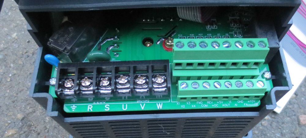 Частотный преобразователь 220в -220в. 2.2кВт