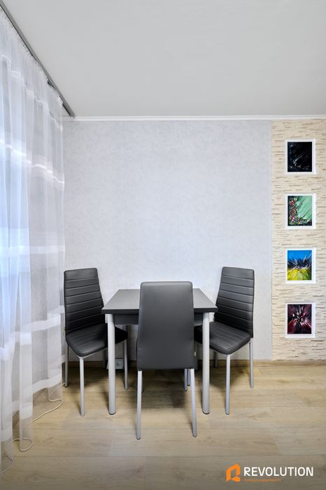 Без%, Липківського 24, 1-кім, 6 поверх, Вакзальна 17 хв.