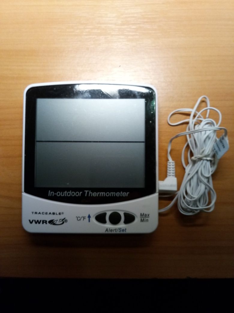 VWR® Traceable®, Cyfrowy termometr wewnętrzny/zewnętrzny.