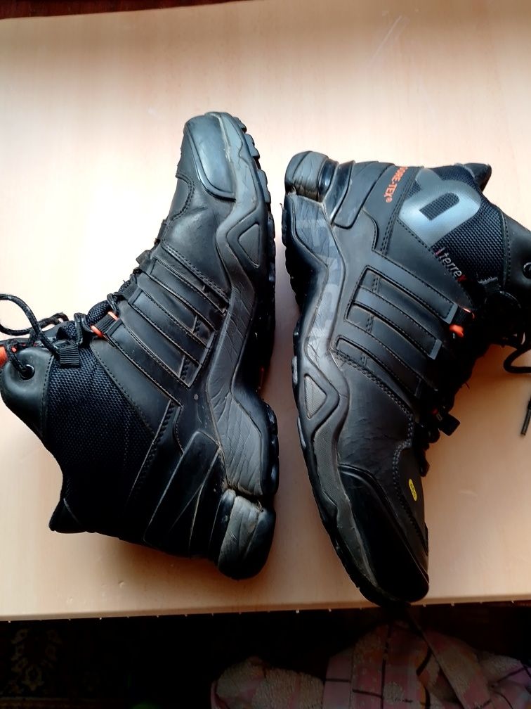 Ботинки Adidas супер