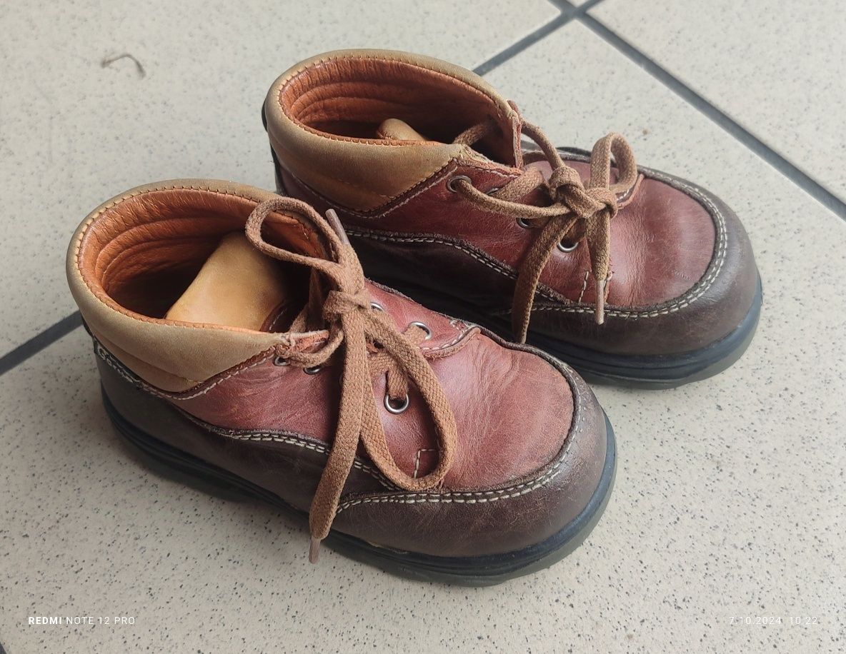 Buty jesienne skórzane rozmiar 23