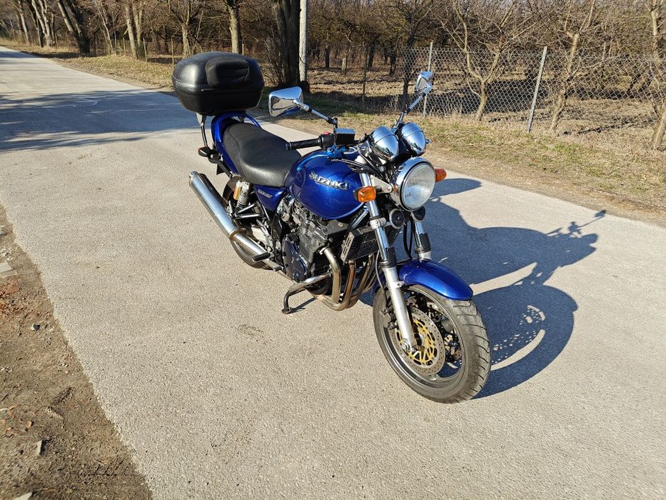 Suzuki GSX 750 Inazuma