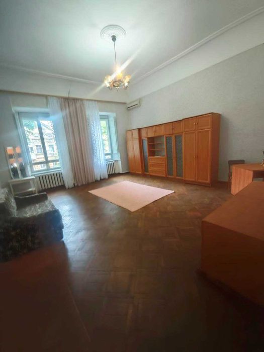 Комната 33м в центре Одессы на Дворянской